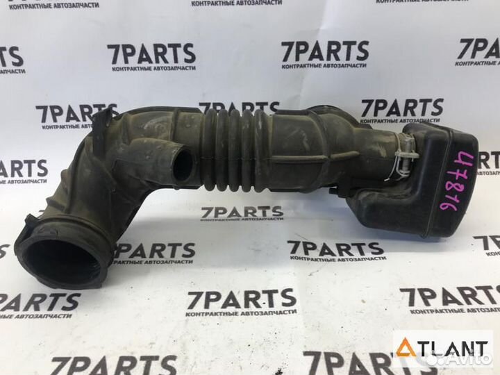 Патрубок воздушн.фильтра toyota avensis