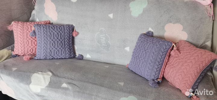 Декоративные подушки на диван