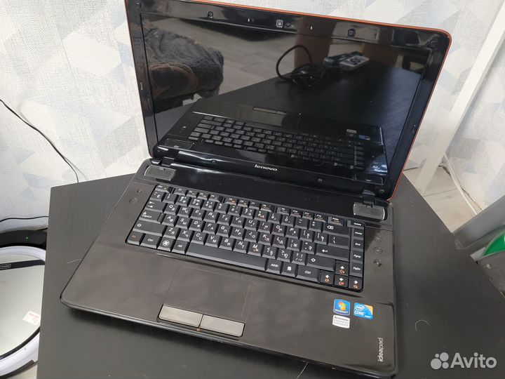 Ноутбук Lenovo IdeaPad Y560