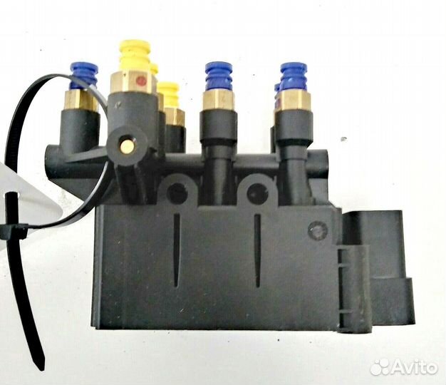 Блок клапанов пневмоподвески Bentley Bentayga