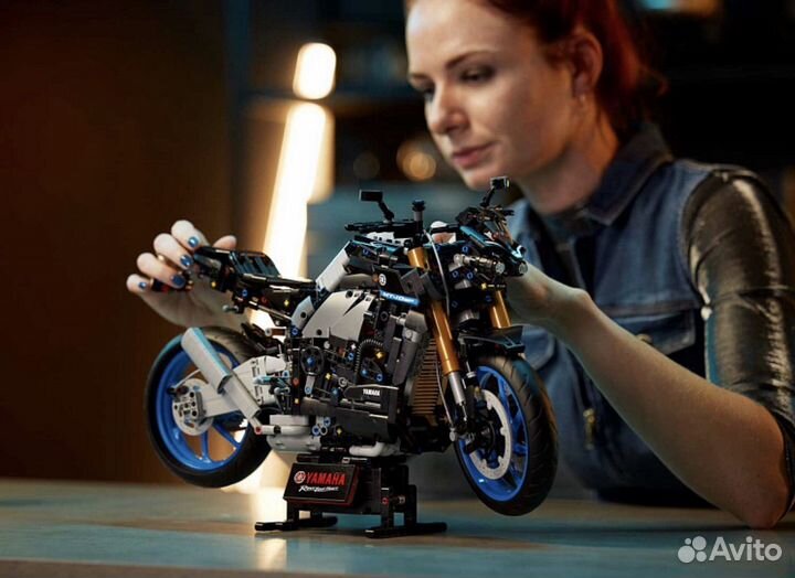 Конструктор lego 42159 Мотоцикл Yamaha MT-10 SP