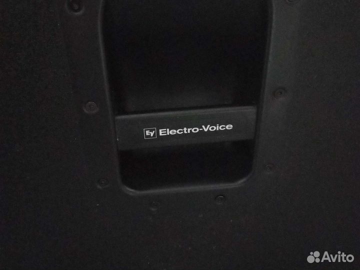 Пассивный сабвуфер EIectro-Voice ELX118p