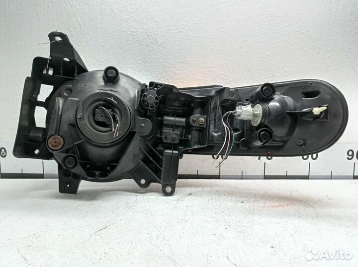 Фара правая Toyota FJ Cruiser