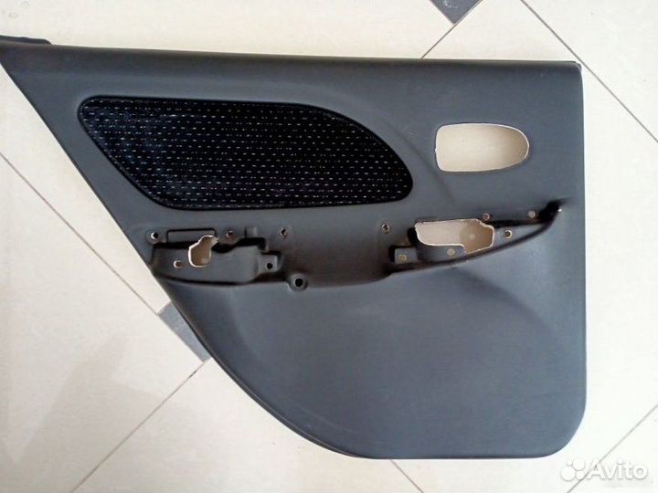 Обшивка двери задней правой Hyundai Sonata EF 2.7