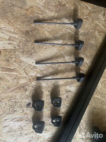 Поперечины багажника Thule, на Toyota Grand Hiace