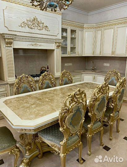 Стол и стулья