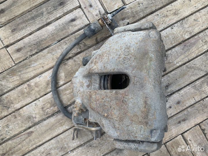 Суппорт Passat b5+ передний левый