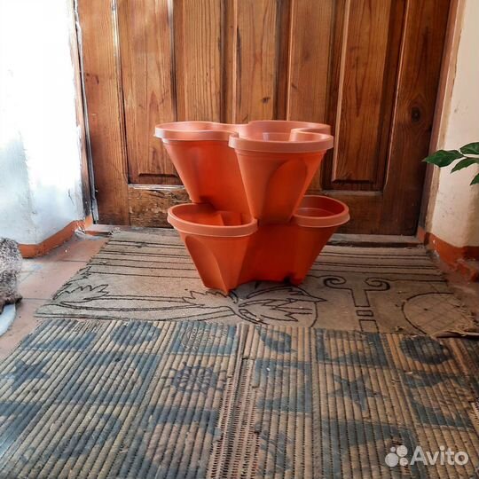 Цветочное кашпо уличное