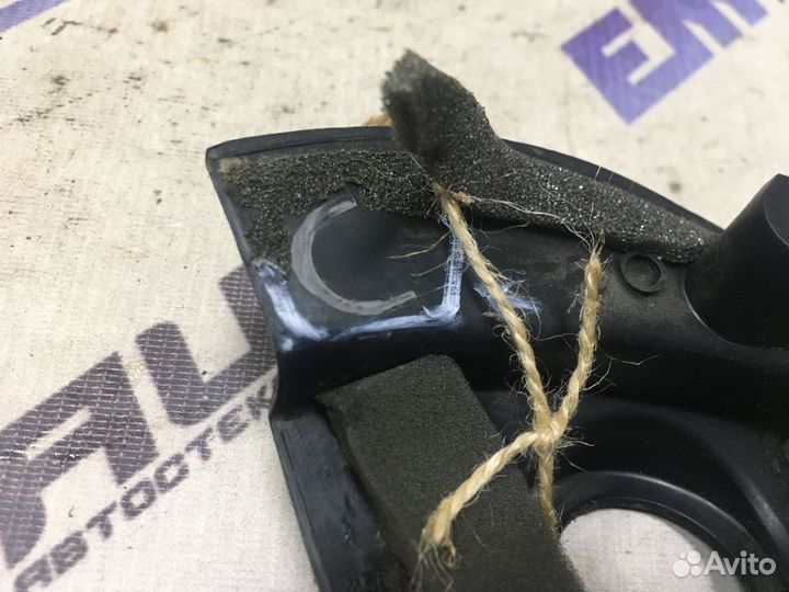 Уголок двери левой внутренний Форд Фьюжен