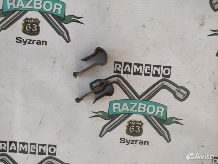 Скоба крепления радиатора Mercedes-Benz 190 W201