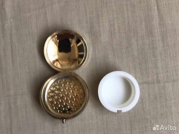 Шкатулка таблетница