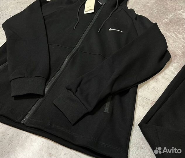 Спортивные костюмы Nike