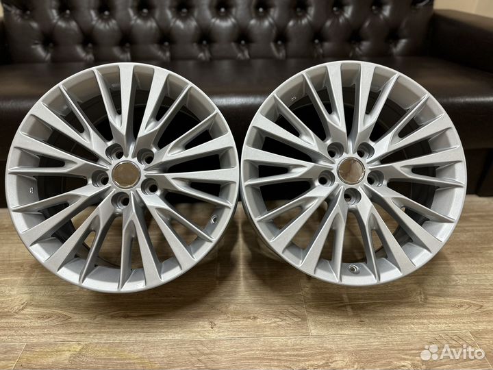 Новые литые диски R18 5-114.3 60.1