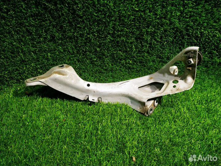 Кронштейн крепления крыла лев. перед. audi A6