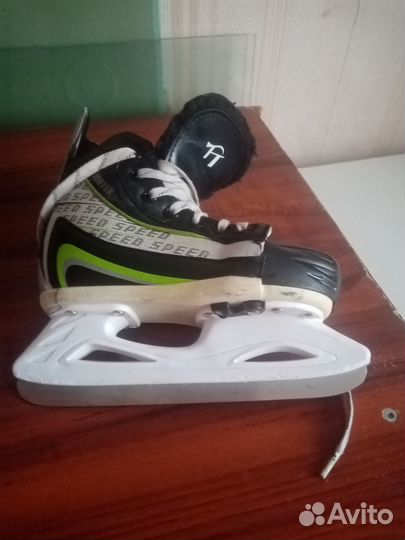 Продам коньки детские