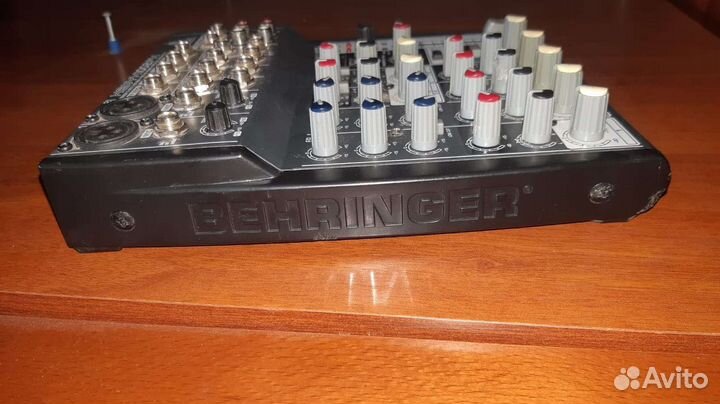 Микшер Behringer Xenyx 1002fx