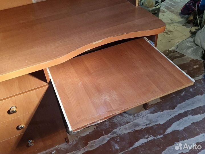 Компьютерный стол