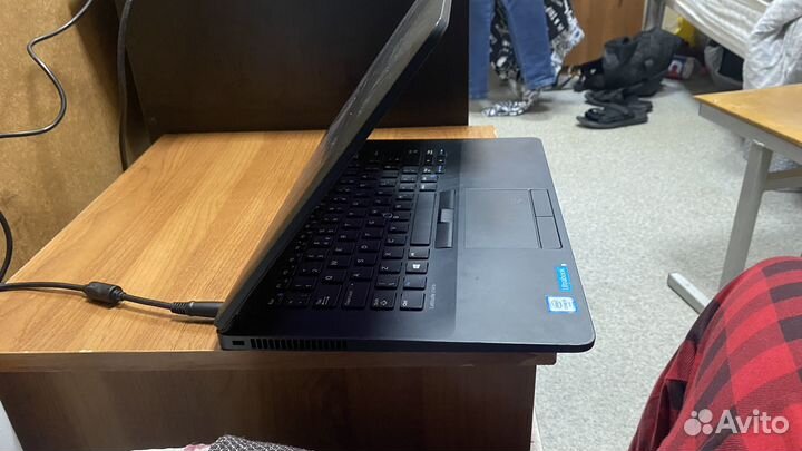 Ноутбук Dell latitude e7470 i5/8gb/256