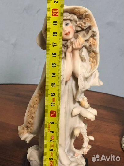 Коллекционная статуэтка Armani