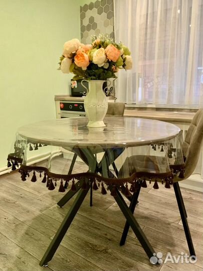 Силиконовая скатерть с шоколадной бахромой