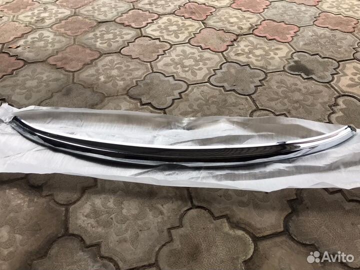 Хром капота Toyota Camry 55 7577006060 0108