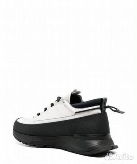 Кроссовки canada goose