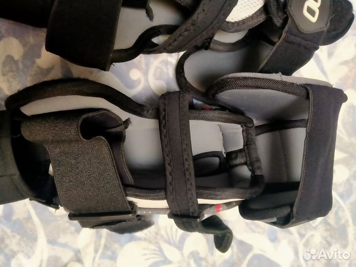 Налокотники хоккейные sr m