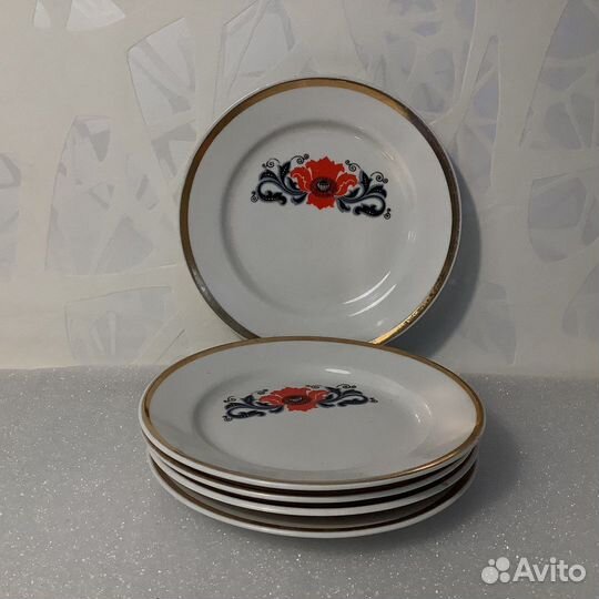 Тарелки, молочники, фарфор