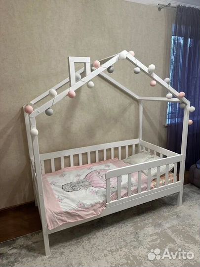 Детская кровать домик