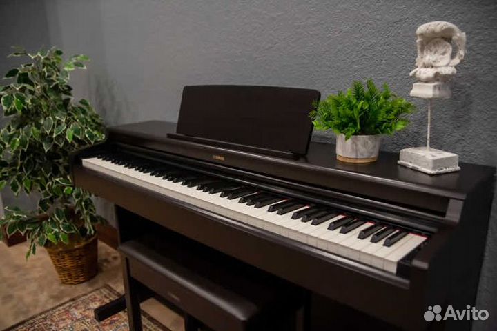 Цифровое пианино Yamaha 145 + Банкетка