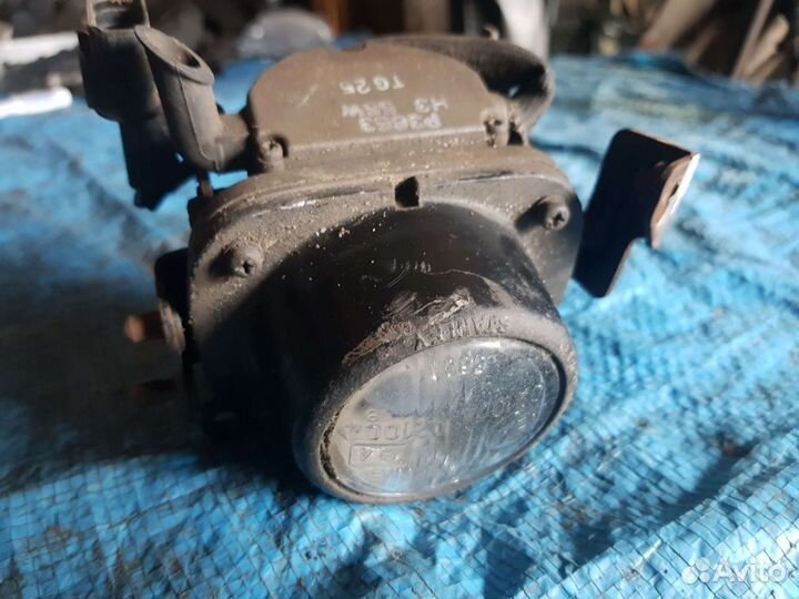 Противотуманная фара Mitsubishi lancer 9