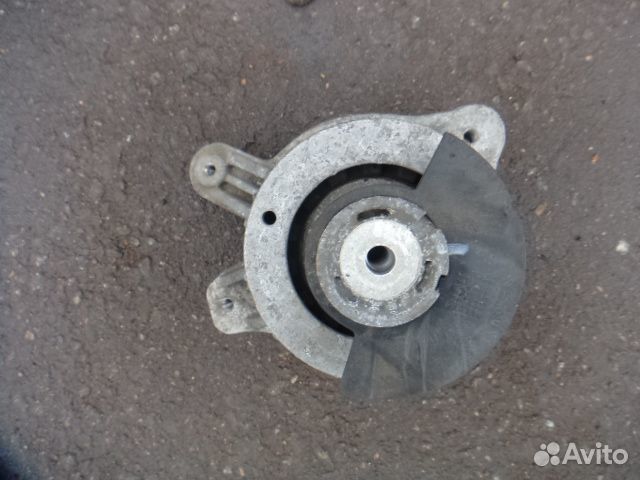 Подушка двс правая Mercedes C-Class C205 274.920