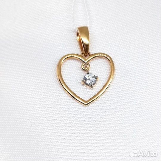 Золотая подвеска с камнем
