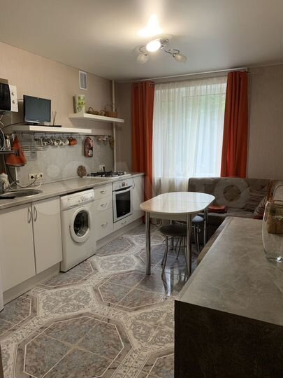 2-к. квартира, 52 м², 2/9 эт.