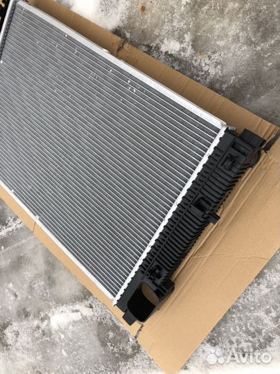 Mercedes W221 W216 радиатор охлаждения