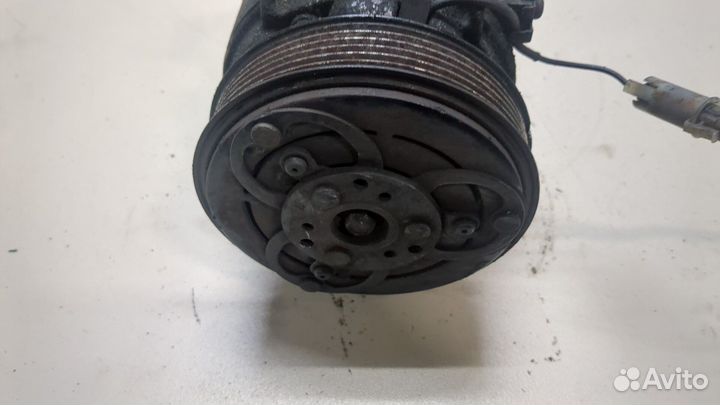 Компрессор кондиционера Volvo V70, 2003