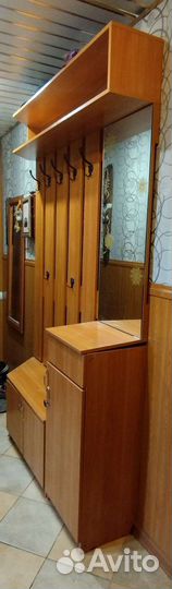 Вешалка в прихожую с зеркалом
