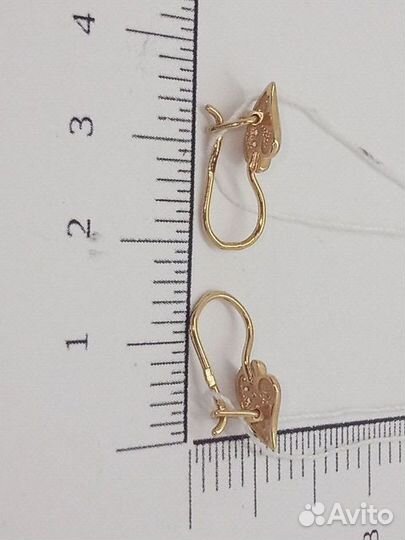 Золотые серьги с камнем