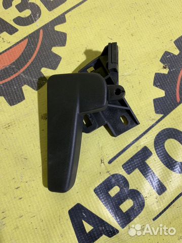 Ручка открывания капота VW Polo 5. 2019 год