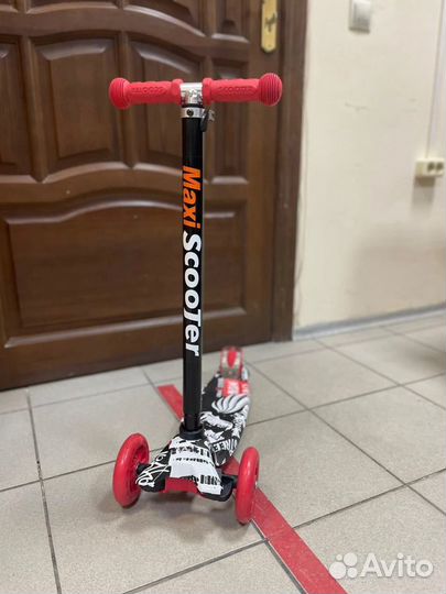Детский Самокат Scooter21 Maxi с принтом