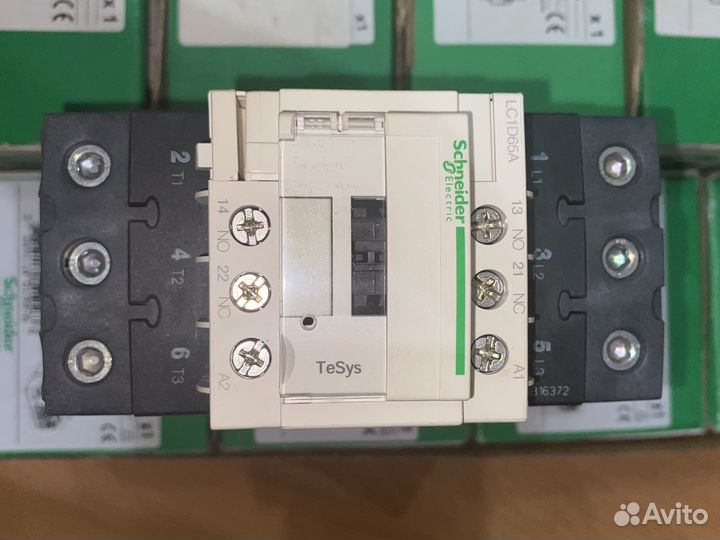 Контактор Шнаидер LC1D65AP7