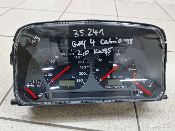 Приборная панель (Щиток) VW Golf 3 - 1E0919880B