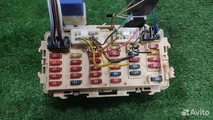 Блок предохранителей салонный Nissan X-Trail T30