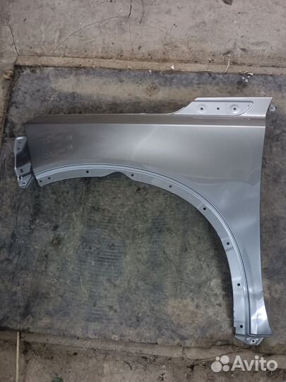 Крыло переднее левое Сузуки витара