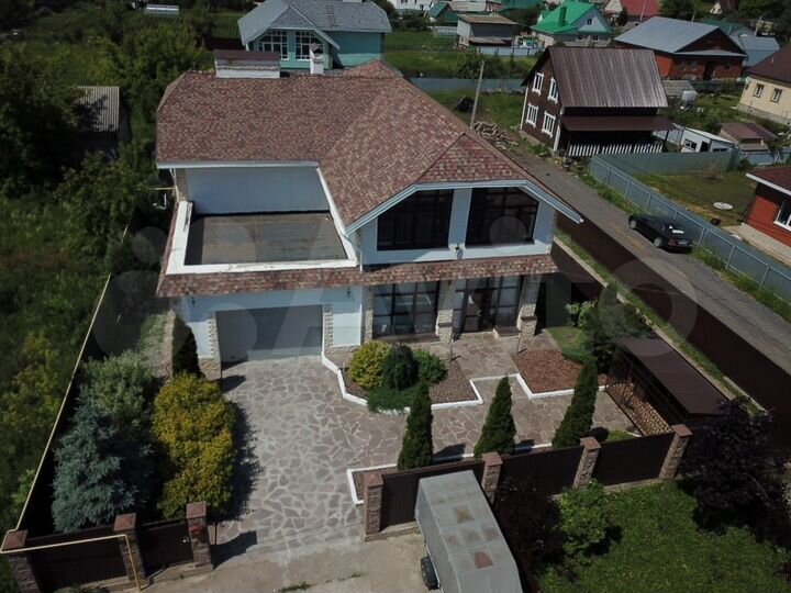 Дом 330 м² на участке 9 сот.