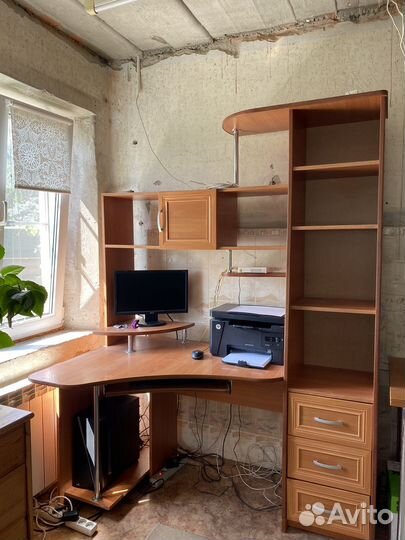 Компьютерный стол