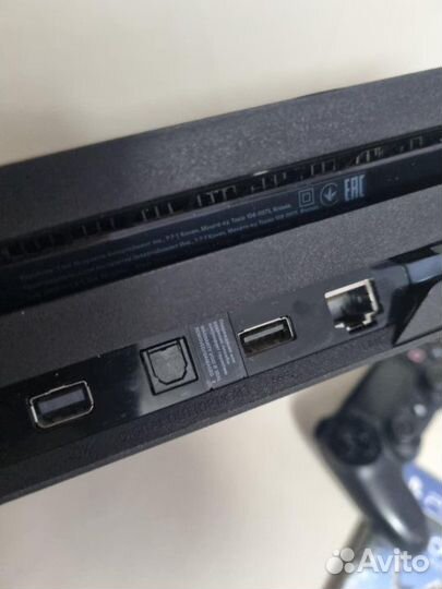 Sony PS4 Pro 1Tb + диск