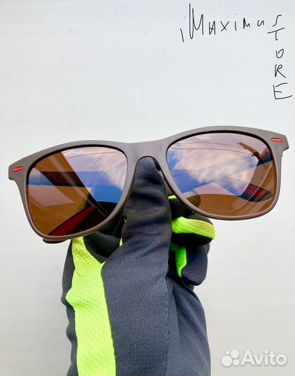 Поляризационные солнцезащитные очки коричневые