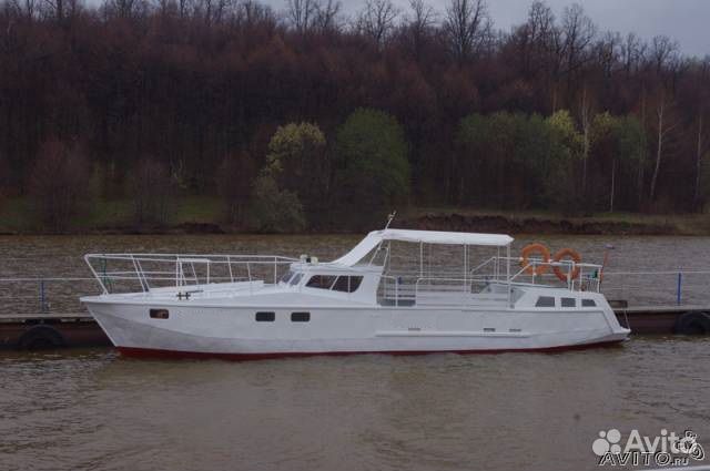 Моторная стальная яхта 12 метров, катер дизель