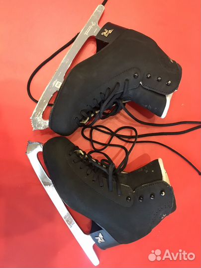 Фигурные коньки risport RF3 pro